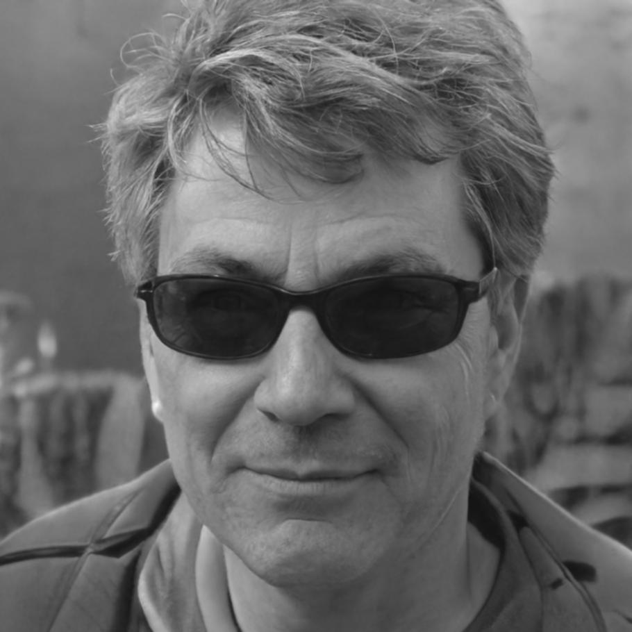 Portret Krzysztofa Jaskólskiego, koordynatora programów